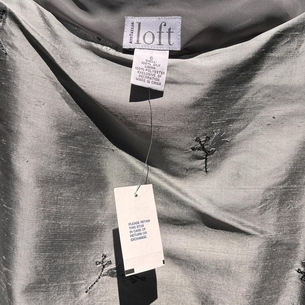 dainty silk top NWT